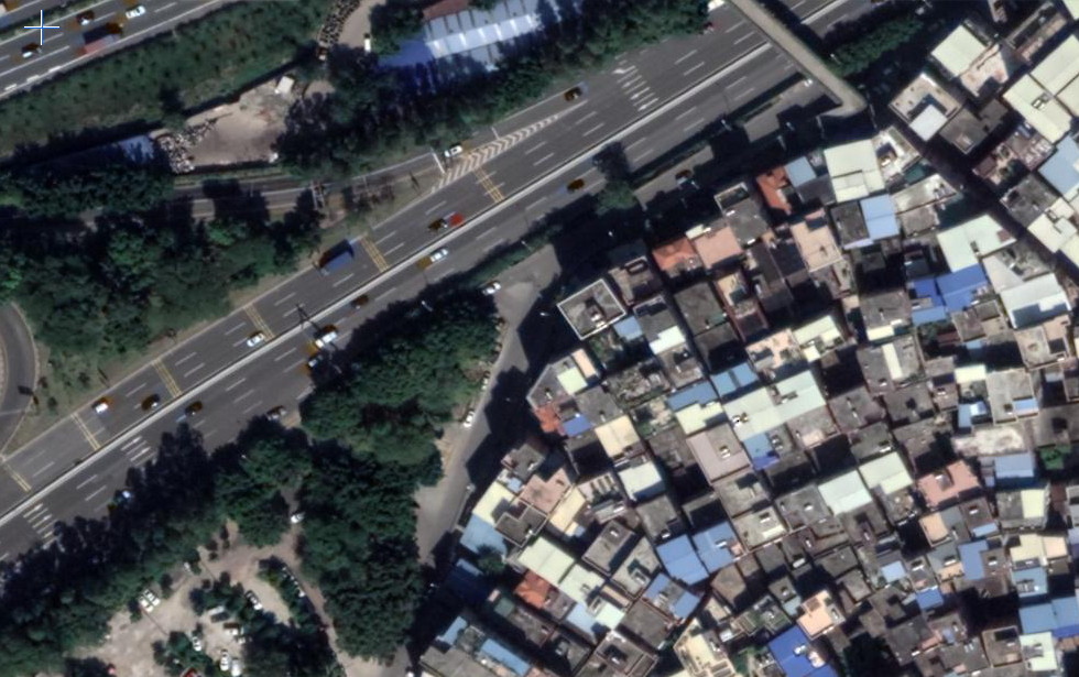 0.25米分辨率卫星影像民房和道路.jpg